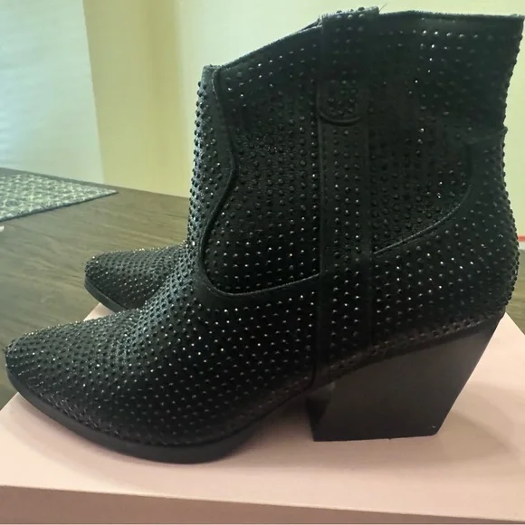 Soda Black Ankle Boots with Textured Upper and Side Zipper - Picture 3 of 5